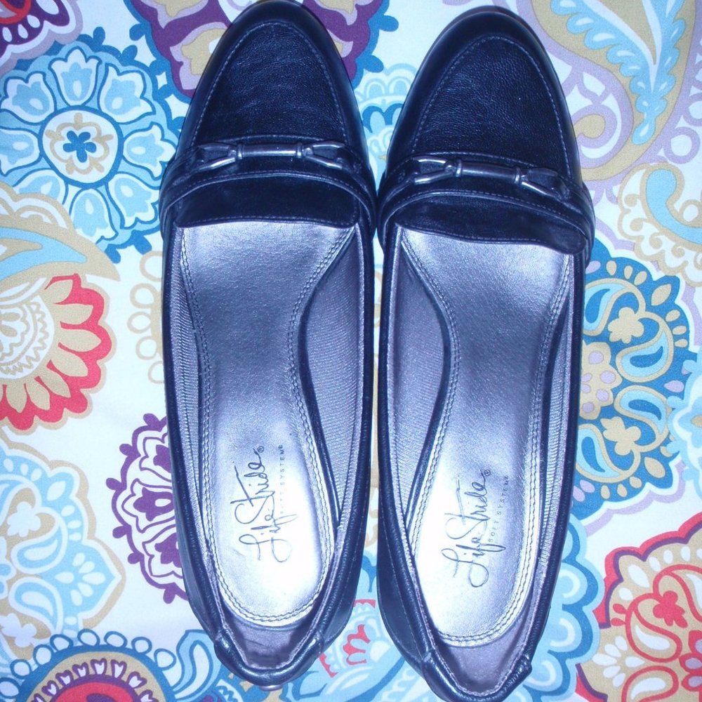 Ladies Life Stride Heeled Loafer - Size 9.5
